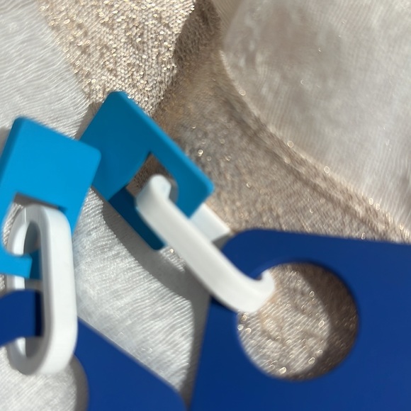 Drop Earings - Picture 4 of 5